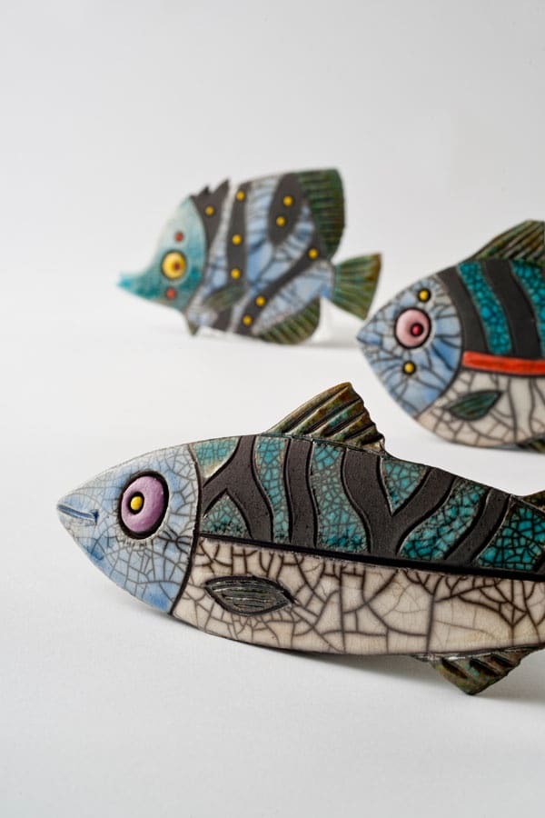 Pesci in ceramica raku realizzati da Craft In Ireland