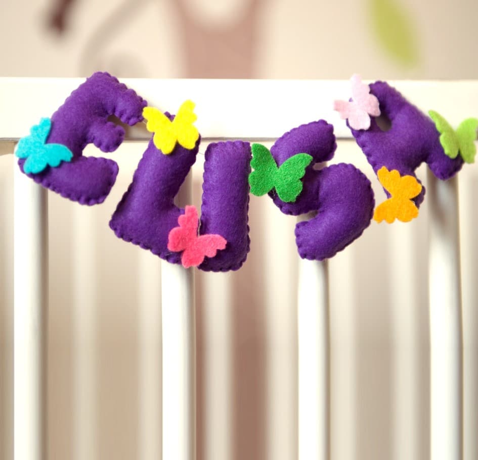 lettere-bimbo-appendere-farfalle331