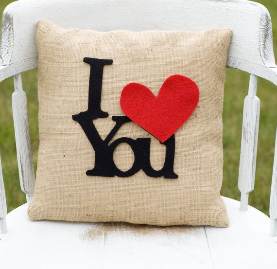 Cuscino romantico con scritta personalizzabile
