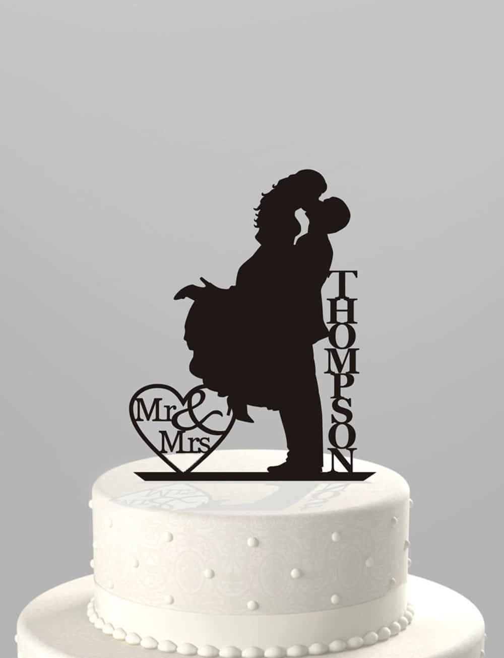 Cake topper per matrimonio con sagome degli sposi e nomi