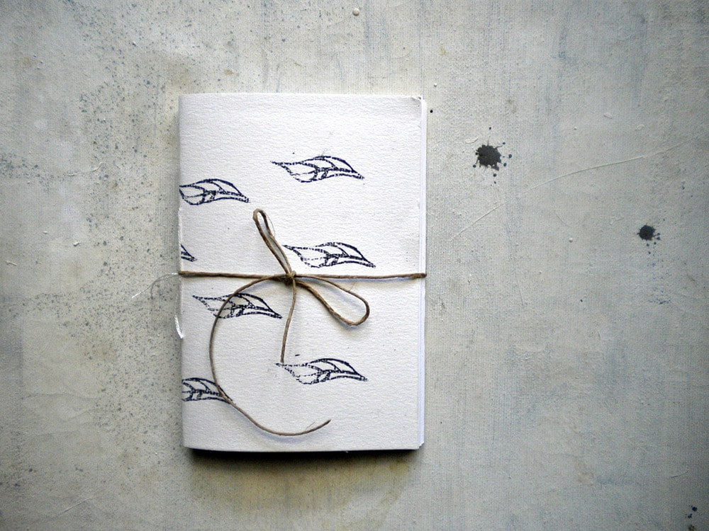 Quaderno rilegato a mano con foglie