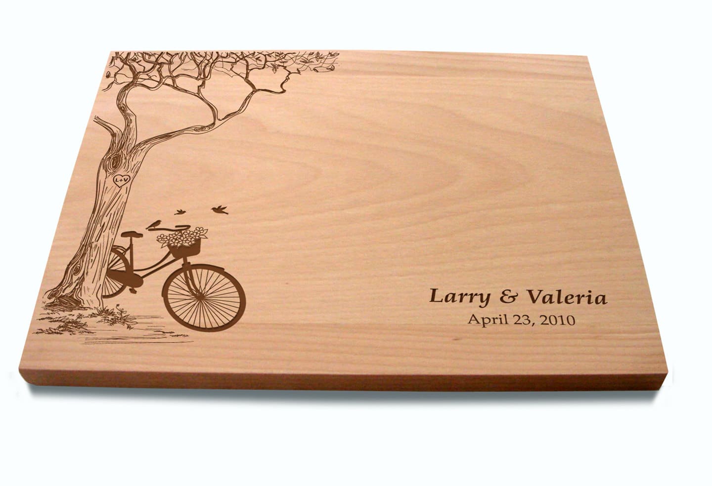 tagliere con bicicletta e albero incisi