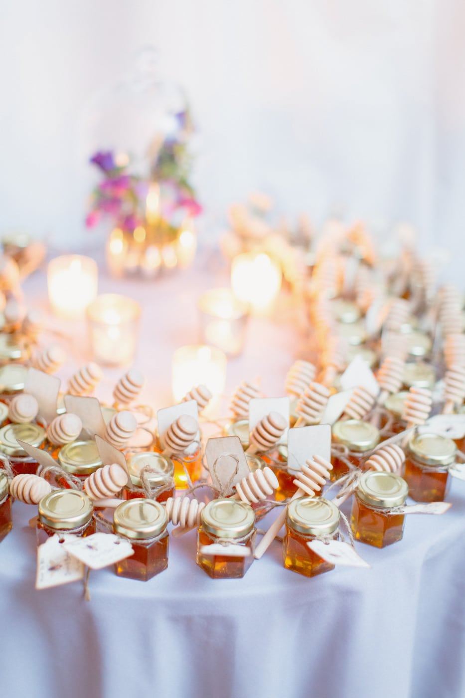 miele-bomboniera-matrimonio-display-su-tavolo