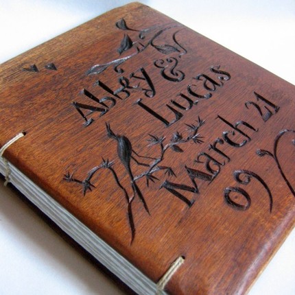 guestbook-libro-legno-intagliato