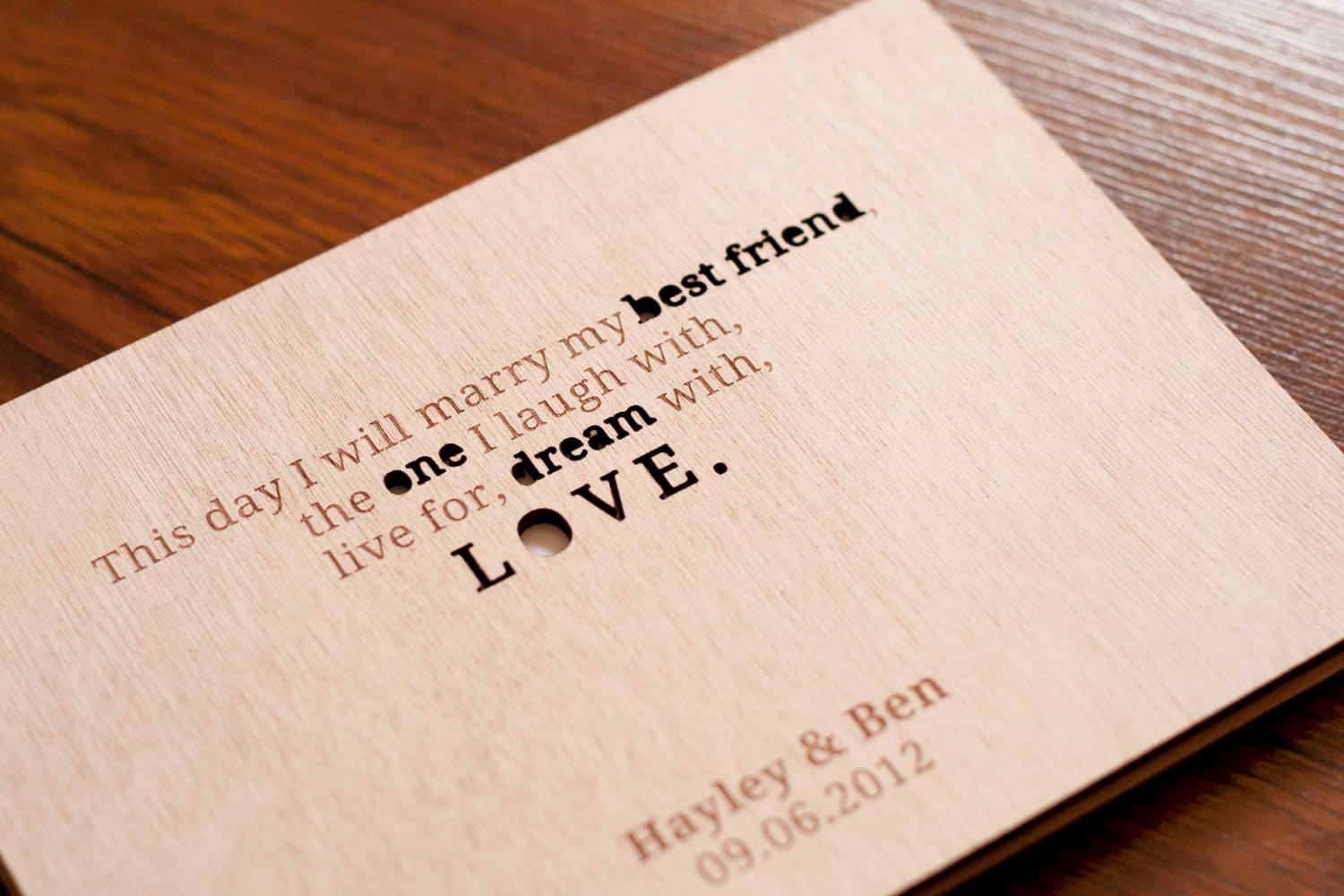 libro-guestbook-copertina-legno