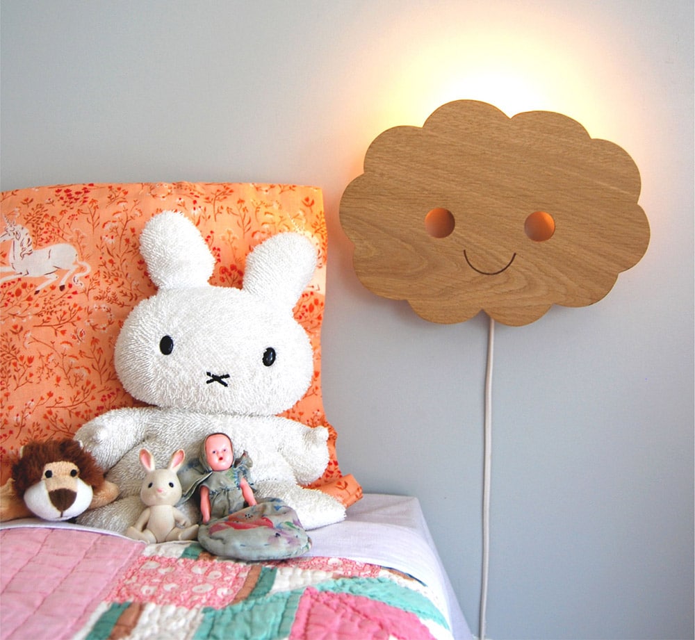 Lampada per cameretta in legno a forma di nuvoletta