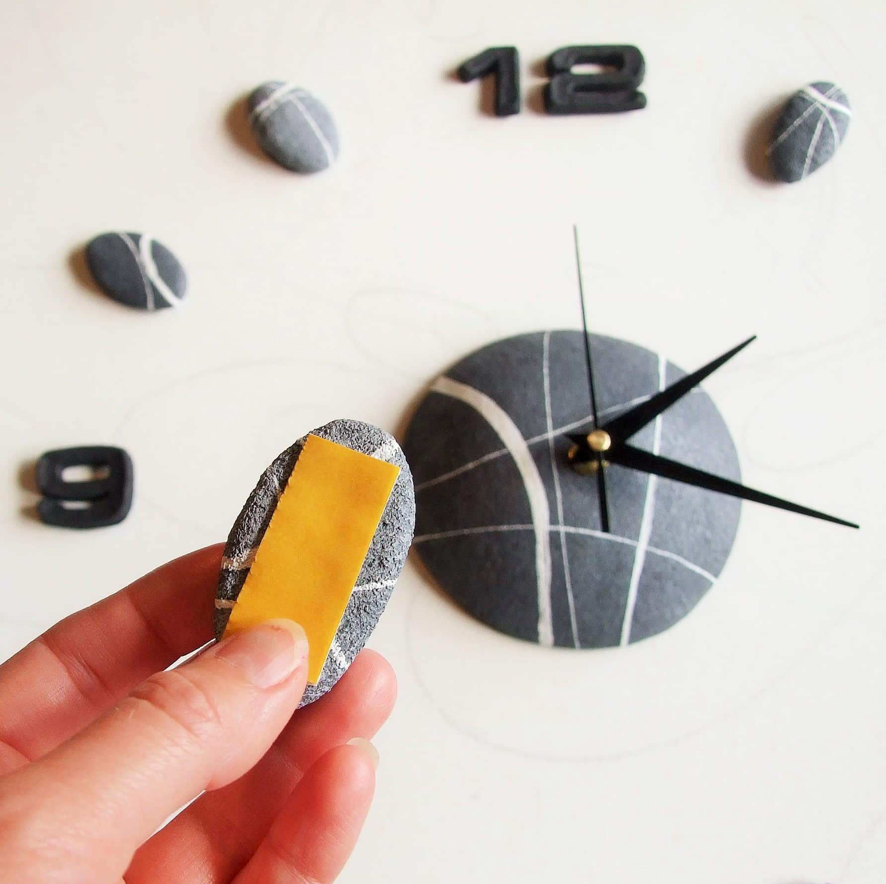 Orologio da parete stile moderno con effetto pietra linea sassi ...