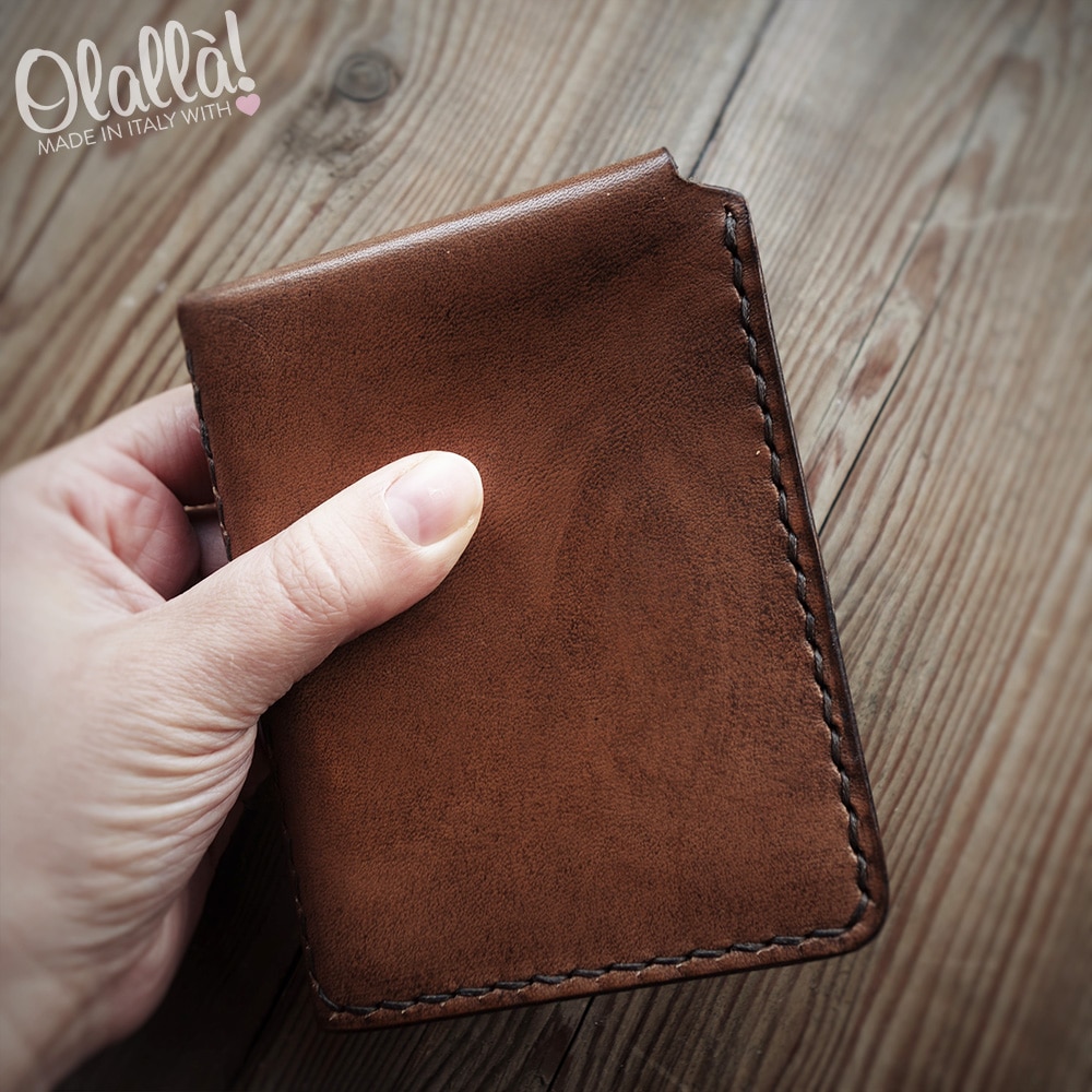 Portafoglio Da Uomo In Cuoio Fatto A Mano Personalizzabile Con Iniziali E Frase Olalla