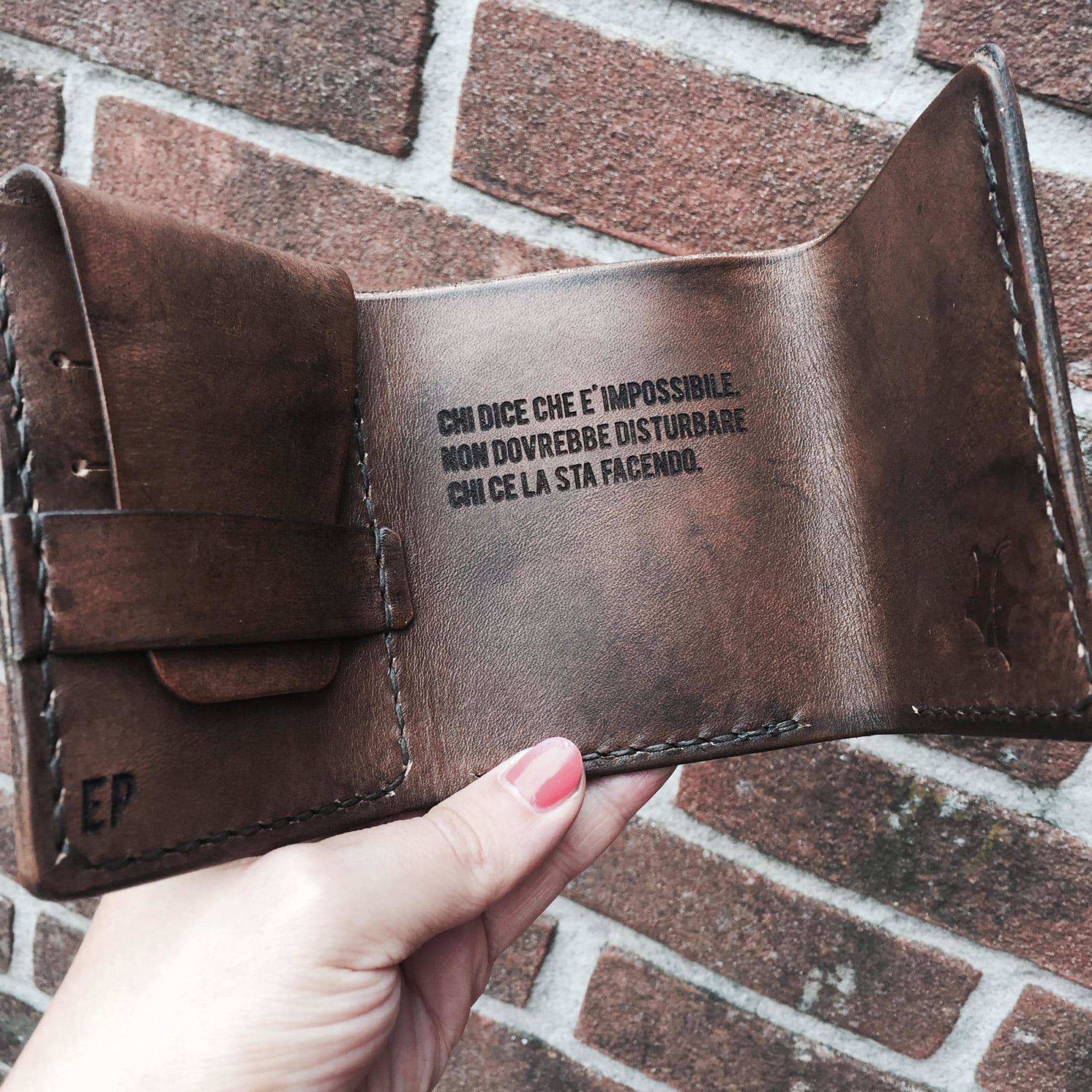 Portafoglio Da Uomo In Cuoio Fatto A Mano Personalizzabile Con Iniziali E Frase Olalla