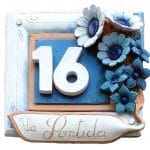 numero_civico_ceramica_personalizzato_fiori_rilievo_azzurro_bianco