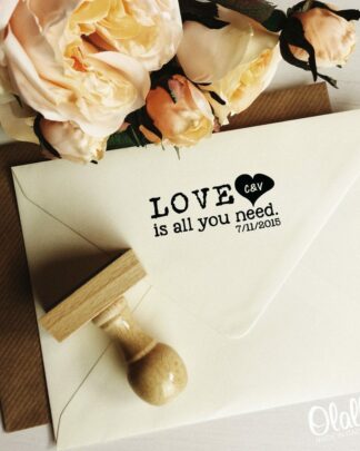 timbro-personalizzato-love-is-all-you-need-matrimonio