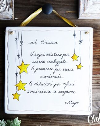 targa-ceramica-personalizzata-da-appendere-frase-con-dedica-decoro-stelline