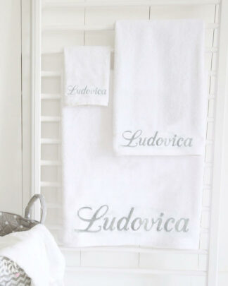 asciugamano-personalizzato-bianco-nome-corsivo