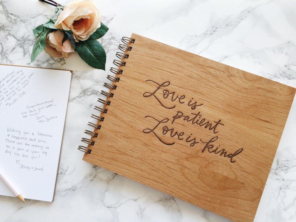 guestbook-legno-matrimonio-amore-paziente-citazione