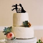 cake-topper-donna-che-spinge-uomo-personalizzato-data-matrimonio