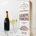 cassettina-vino-personalizzata-incisa-regalo-50-anni