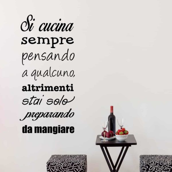 adesivo-murale-cucinare-per-qualcuno adesivo-murale-cucinare-per-qualcuno-1