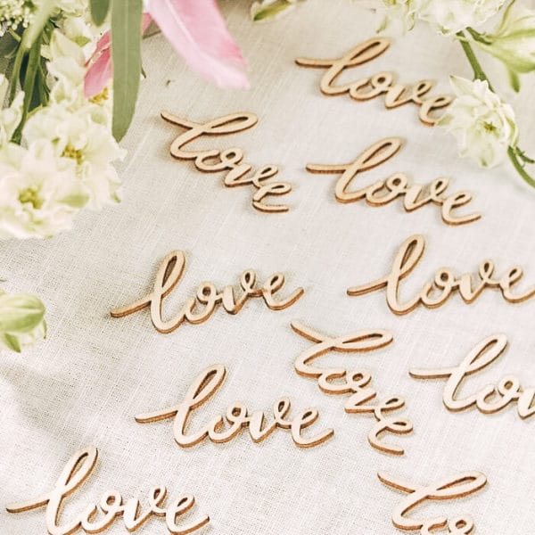 Set di 25 Decorazioni da Tavola "Love" in Legno - Decorazione Matrimonio da Sogno