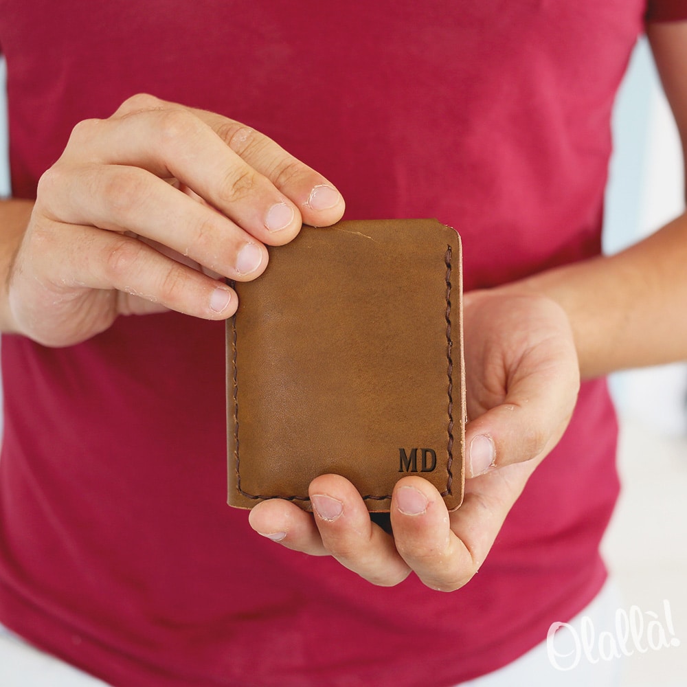 Portafoglio In Cuoio Personalizzato Con Frase Regalo Laurea Uomo Olalla