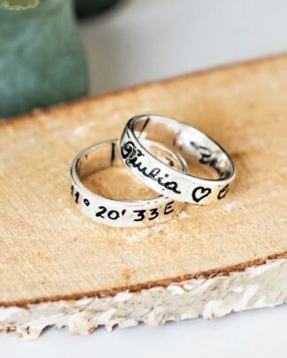 anello-argento-fedine-incise-mano-scritta-nera
