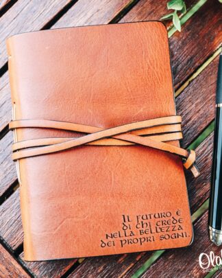 quaderno-pelle-personalizzato-regalo-laurea-scrittore-motivazionale