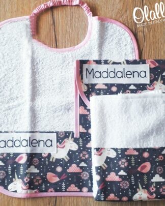 set-asilo-coordinato-unicorno-uccellini-bavaglino-portaspazzolino