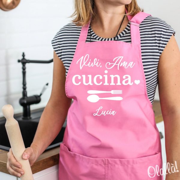 Grembiule Personalizzato con Nome "Vivi, Ama, Cucina" - Idea Regalo Donna - immagine 2