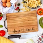 tagliere-nomi-cuore-svolazzi-personalizzato33