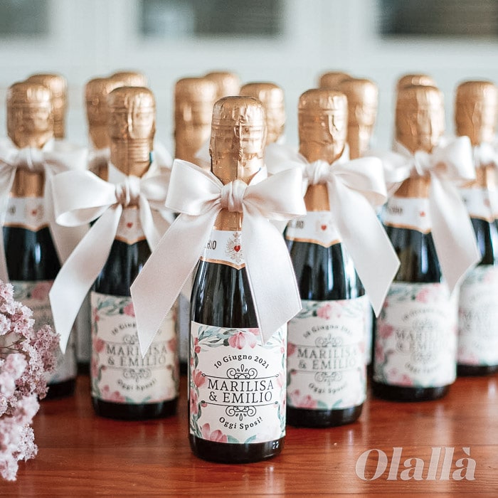 ECC. OFNMY Mini 24 Pezzi Bottiglie di Vino in plastica da 50 ml Arte Dipinti Adesivo per Matrimoni Imbuto Regali 