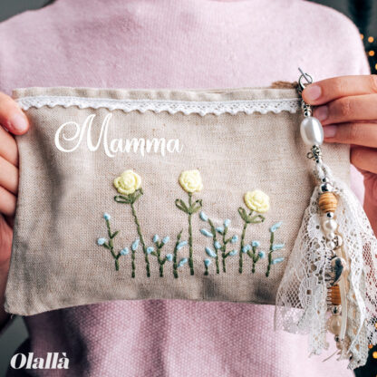 pochette-floreale-personalizzata-nome-decoro-margherite