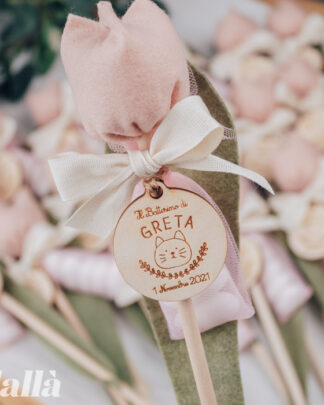 tulipani-bomboniera-fiori-tessuto-personalizzati-battesimo-rosa-gattino