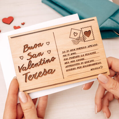 cartolina-san-valentino-legno-dedica-scelta-messaggio-inciso