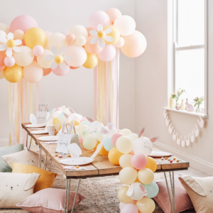 decorazione-palloncini-arco-pastello-margherite-pasqua