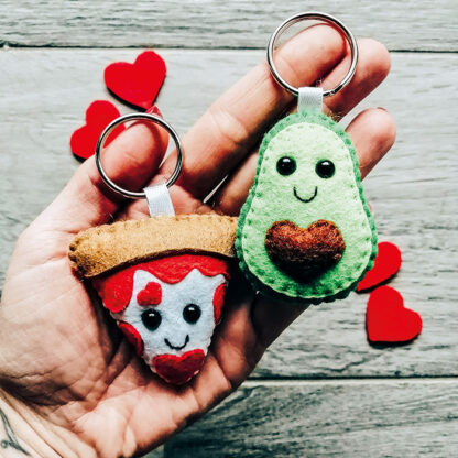 portachiavi-feltro-pupazzo-avocado-pizza-regalo-personalizzato-san-valentino