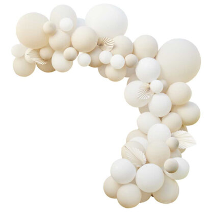 arco-palloncini-bianchi-avorio-con-foglie-esotiche-bianche