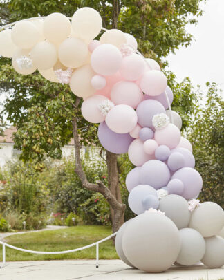 arco-palloncini-fiori-festa-rosa-viola