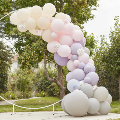 arco-palloncini-fiori-festa-rosa-viola