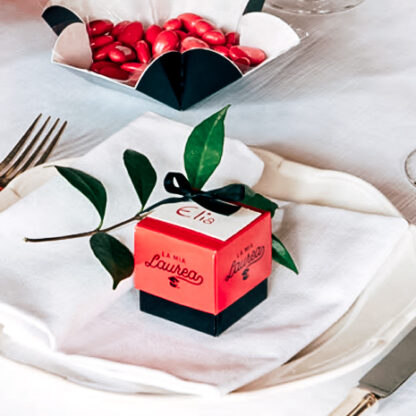 segnaposto-portaconfetti-laurea-nero-rosso