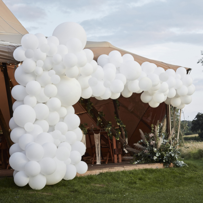 Arco di Palloncini Bianchi - Idea Decorazione Matrimonio