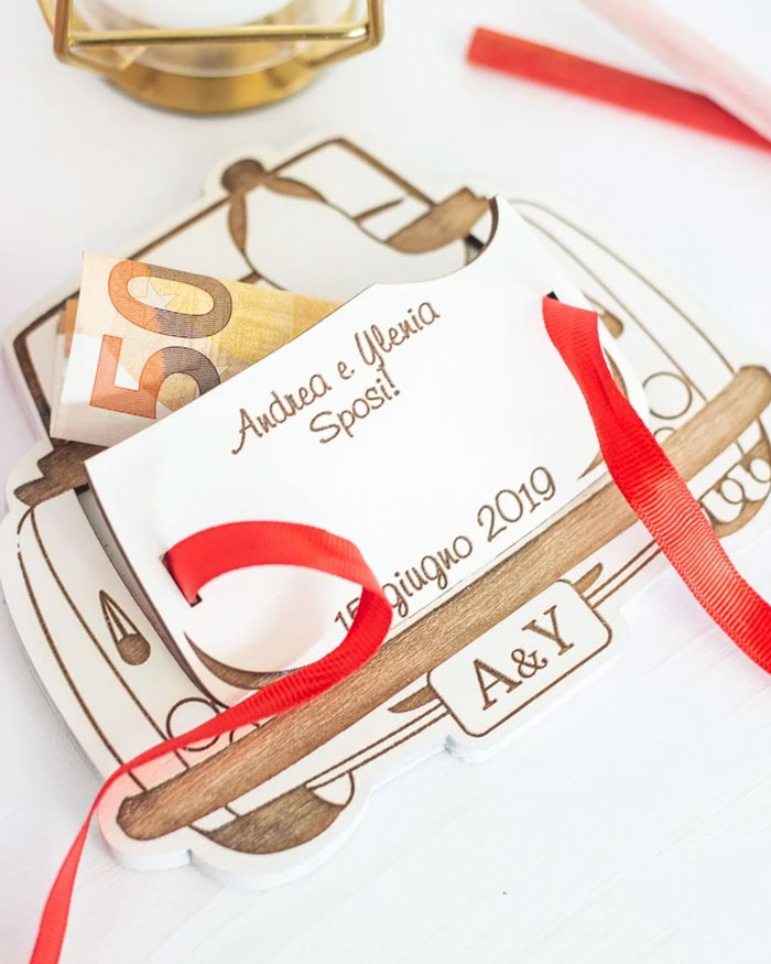 portasoldi-macchina-sposi-personalizzata-regalo-nozze-10