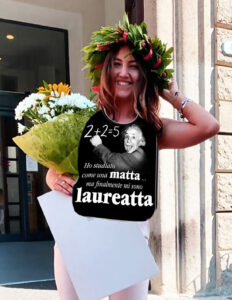 BAVAGLIONE-LAUREA-SCHERZO-DIVERTENTE-MI-SONO-LAUREATTA-einstein