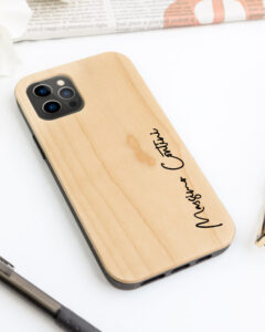 cover-telefono-legno-nome-personalizzato-3