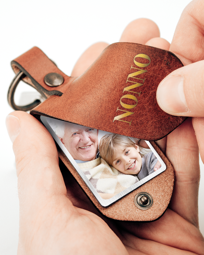 Portachiavi in Cuoio Made in Italy Personalizzato con Nome e Foto Segreta -  Idea Regalo Nonno