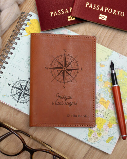 porta-passaporto-pelle-inciso-personalizzato-viaggio (1)