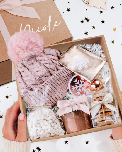 gift-box-ragazzina-magia-inverno-rosa3e