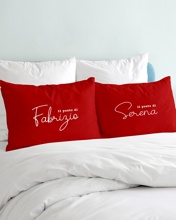 Coppia di Federe Il Posto di Personalizzate con Nome, Coordinato Federe  per il Letto - Idea Regalo San Valentino per Lui e Lei, Idea Regalo Casa  Nuova, Anniversario