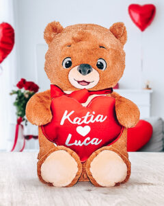 Orsetto di Peluche con Morbido Cuore Rosso Personalizzabile con Nomi di Lui  e Lei. Idea Regalo per San Valentino per Lei e per Lui