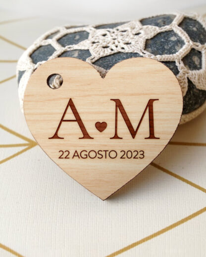 tag-bomboniera-personalizzata-matrimonio-cuore-legno-3