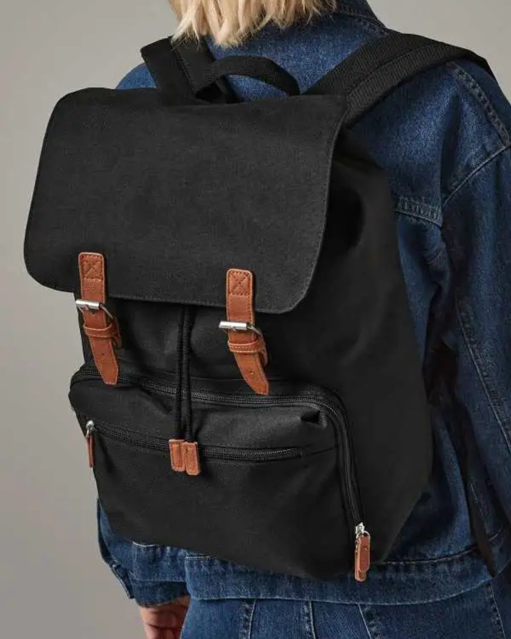 Zaino in Canvas con Chiusura a Coulisse e Fibbia – Stile Casual e Funzionale