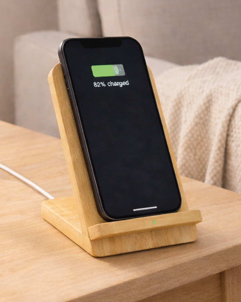 Caricabatterie wireless bambù personalizzato - dettaglio incisione laser